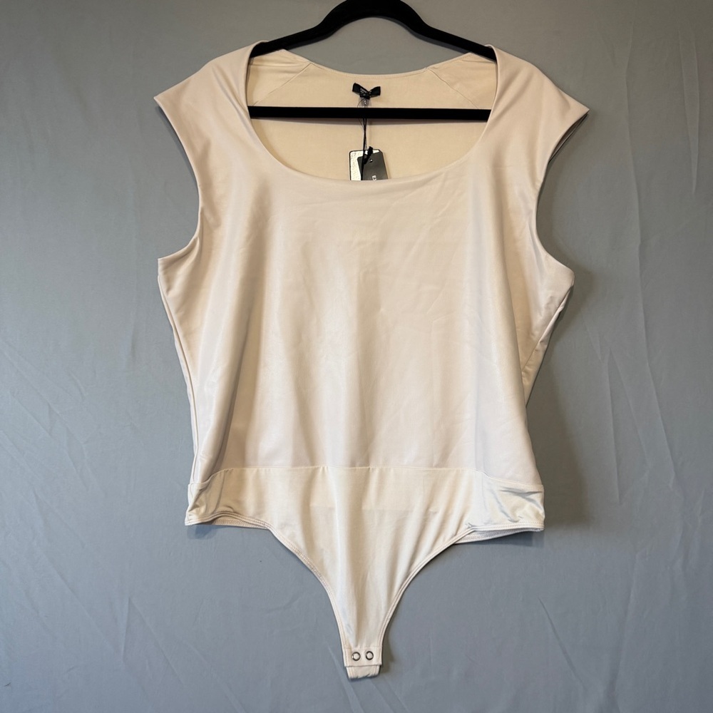 Express Womens Body Contour Faux Leather Bodysuit Size XL Cream Thong Layers NWT